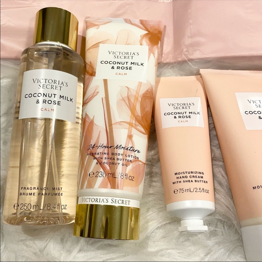LAST ONE! Victoria’s Secret Natural Beauty Gift Set - Picture 4 of 15